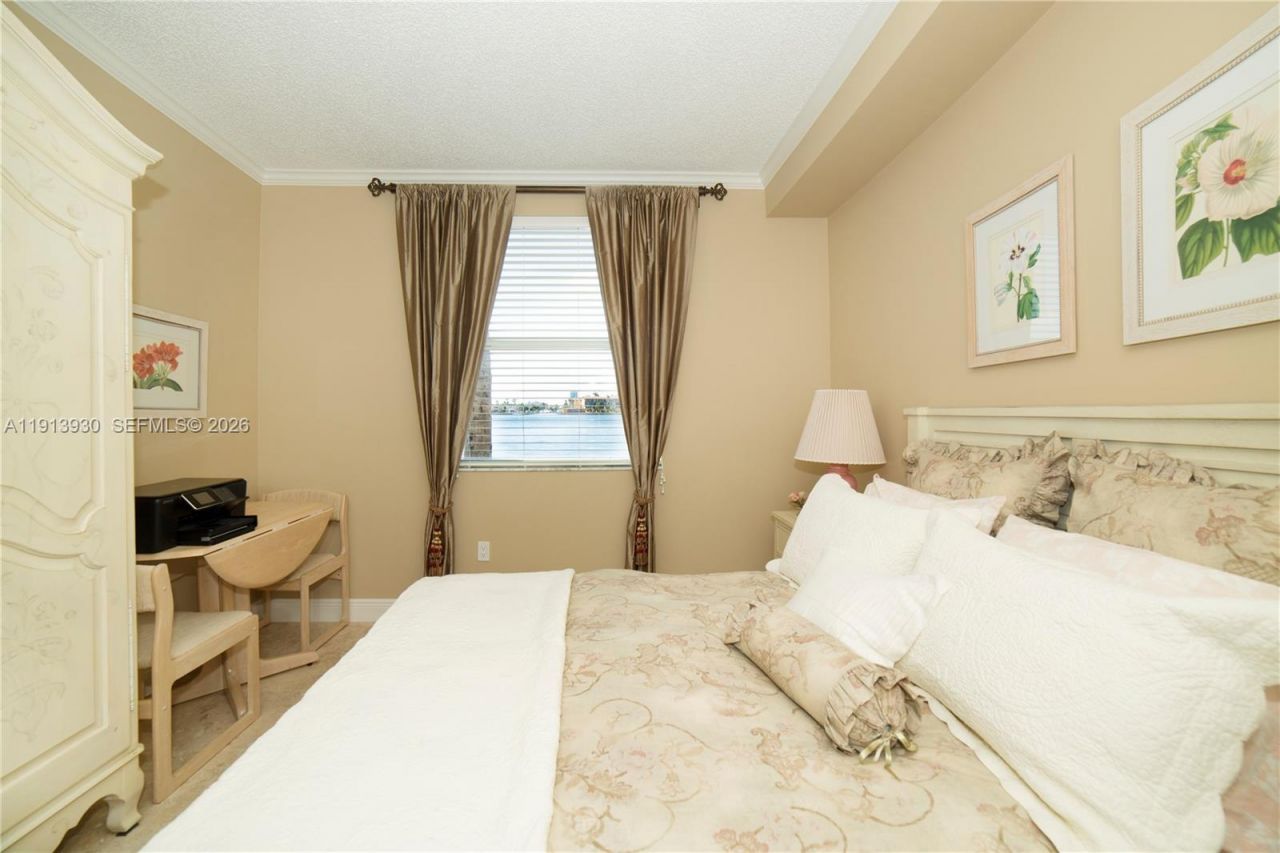 17100 N Bay Rd, Unit 1107, Sunny Isles Beach, FL 33160 Photo