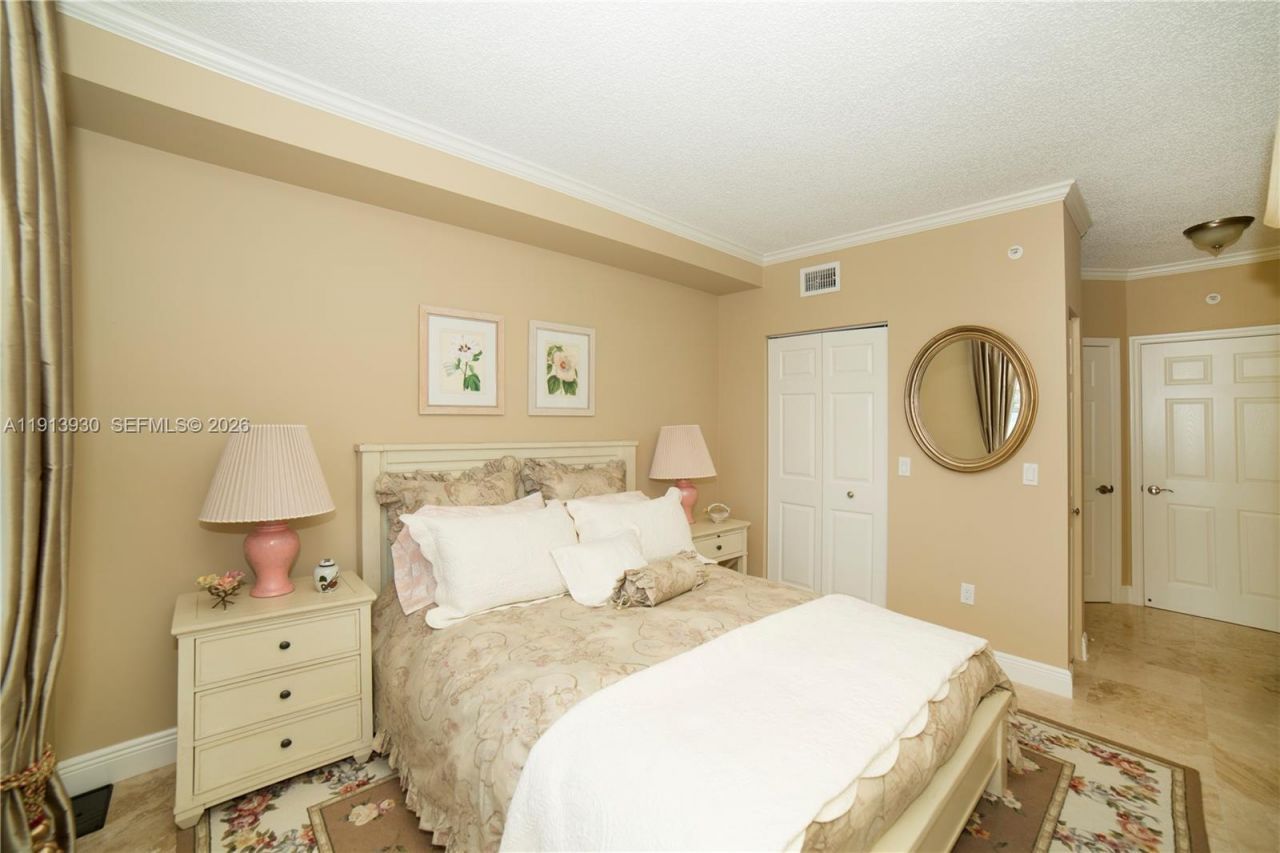 17100 N Bay Rd, Unit 1107, Sunny Isles Beach, FL 33160 Photo