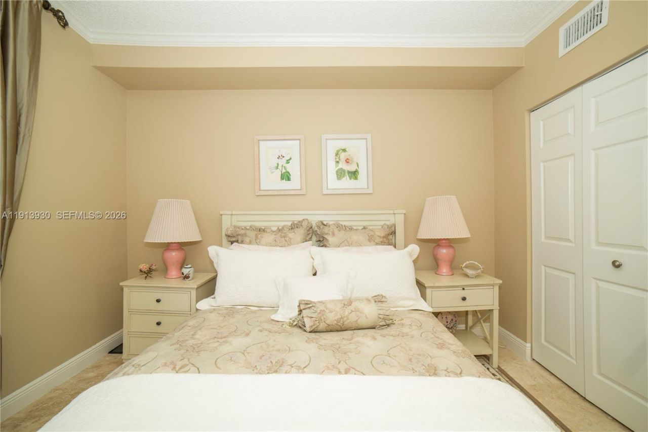 17100 N Bay Rd, Unit 1107, Sunny Isles Beach, FL 33160 Photo