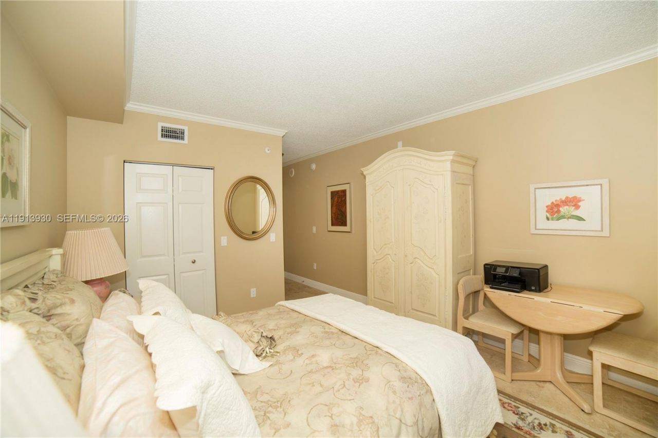 17100 N Bay Rd, Unit 1107, Sunny Isles Beach, FL 33160 Photo