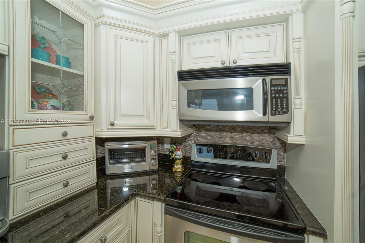 17100 N Bay Rd, Unit 1107, Sunny Isles Beach, FL 33160 Photo