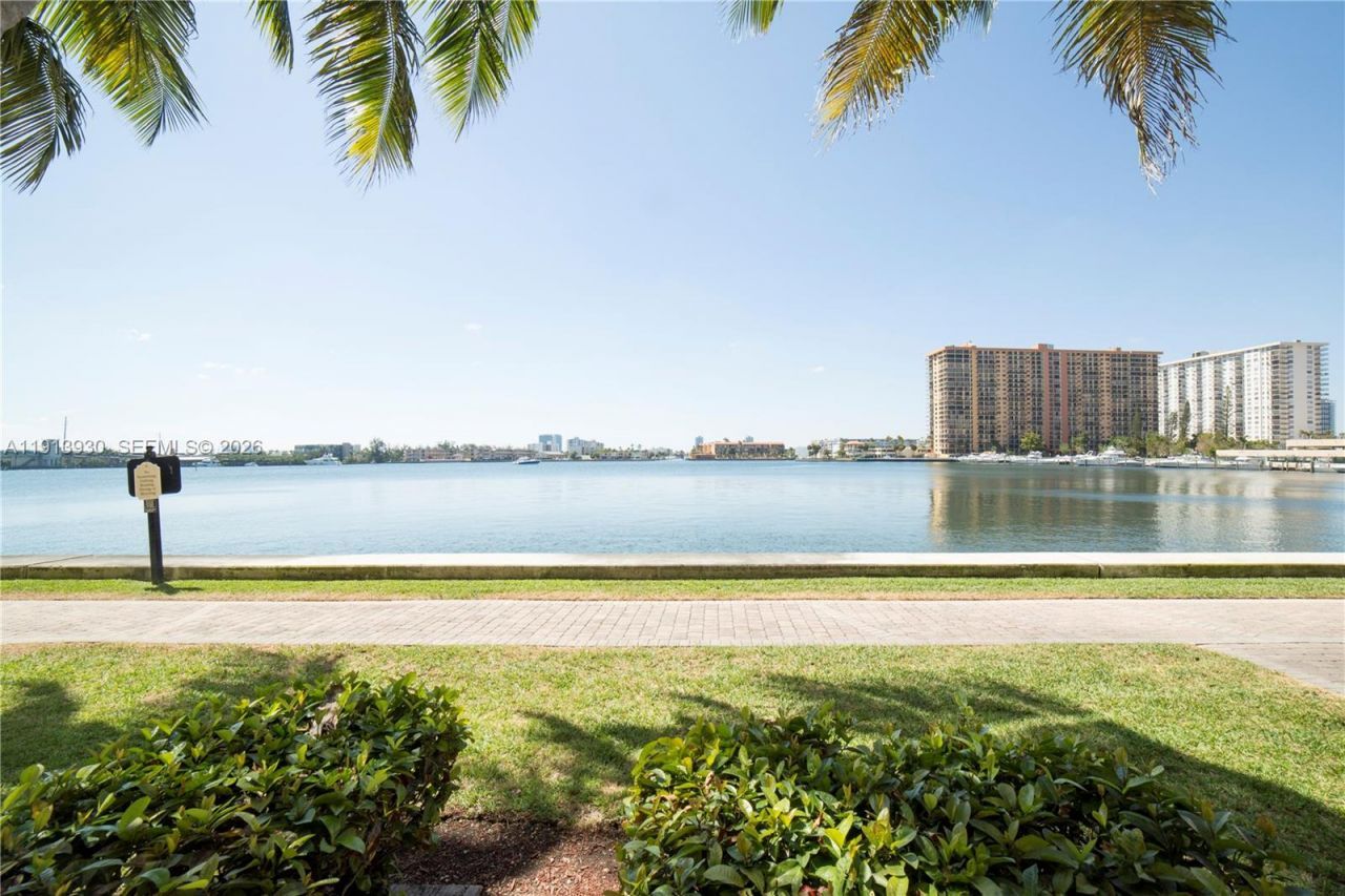 17100 N Bay Rd, Unit 1107, Sunny Isles Beach, FL 33160 Photo