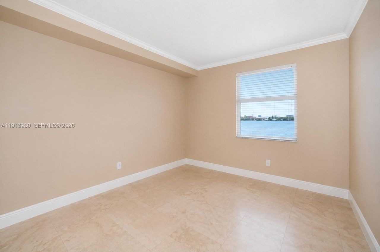 17100 N Bay Rd, Unit 1107, Sunny Isles Beach, FL 33160 Photo
