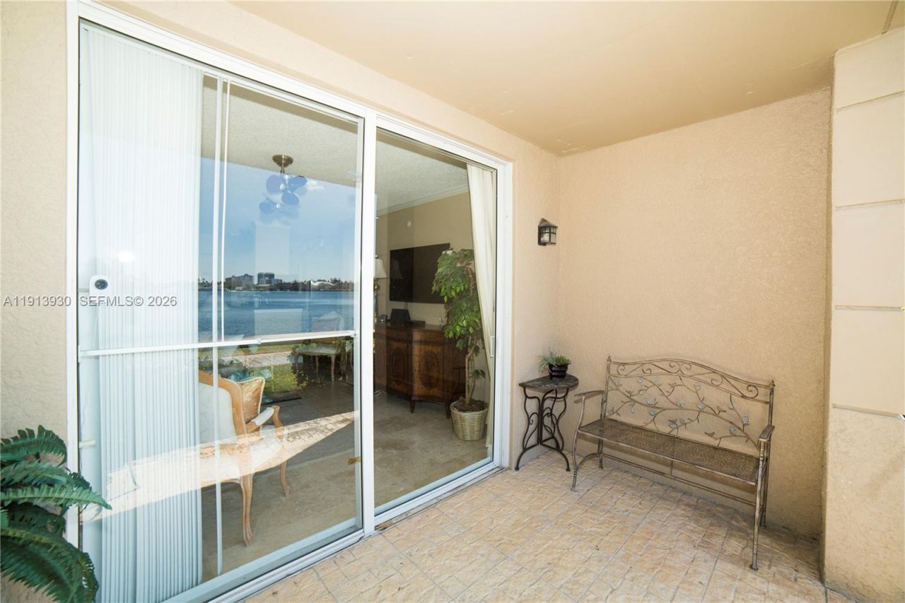 17100 N Bay Rd, Unit 1107, Sunny Isles Beach, FL 33160 Photo