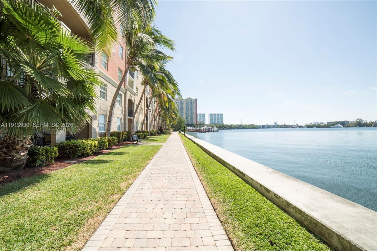 17100 N Bay Rd, Unit 1107, Sunny Isles Beach, FL 33160 Photo