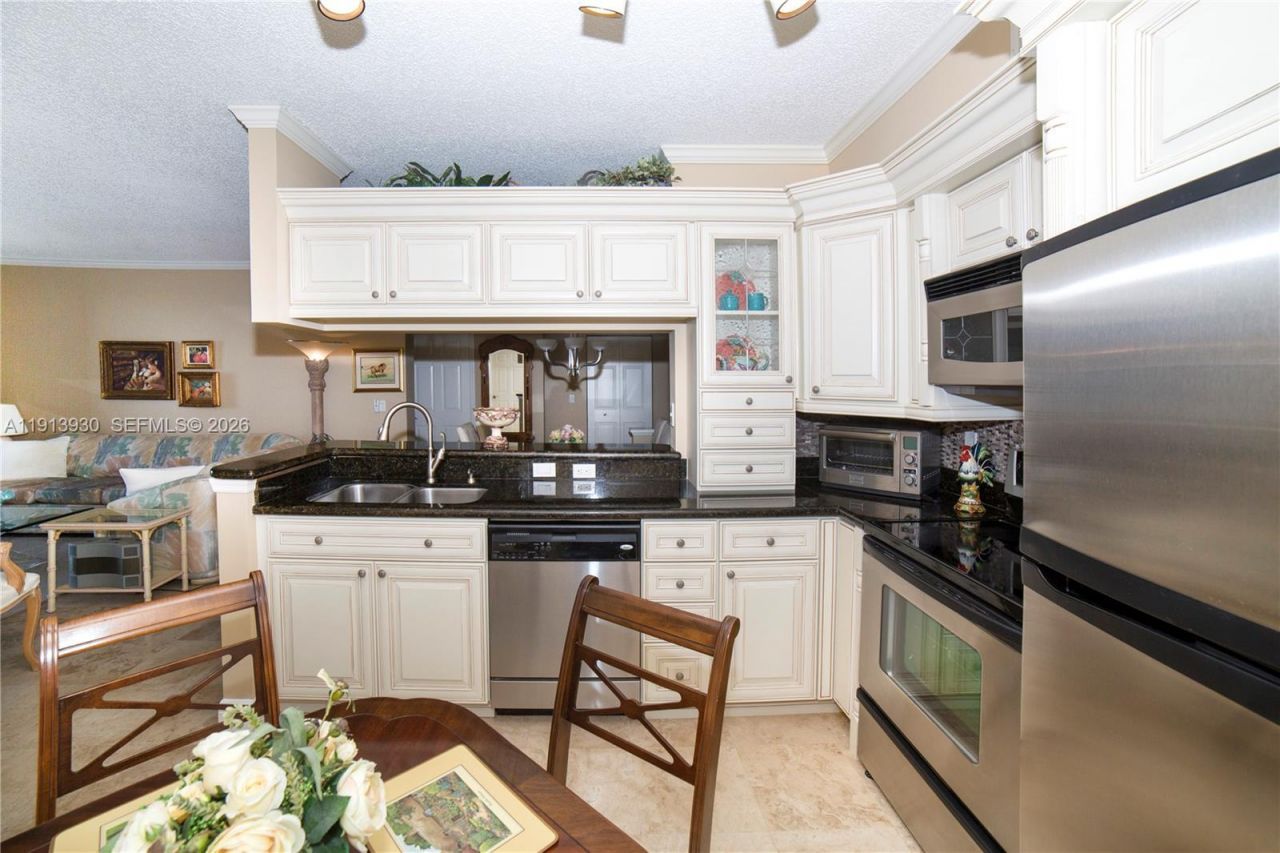 17100 N Bay Rd, Unit 1107, Sunny Isles Beach, FL 33160 Photo