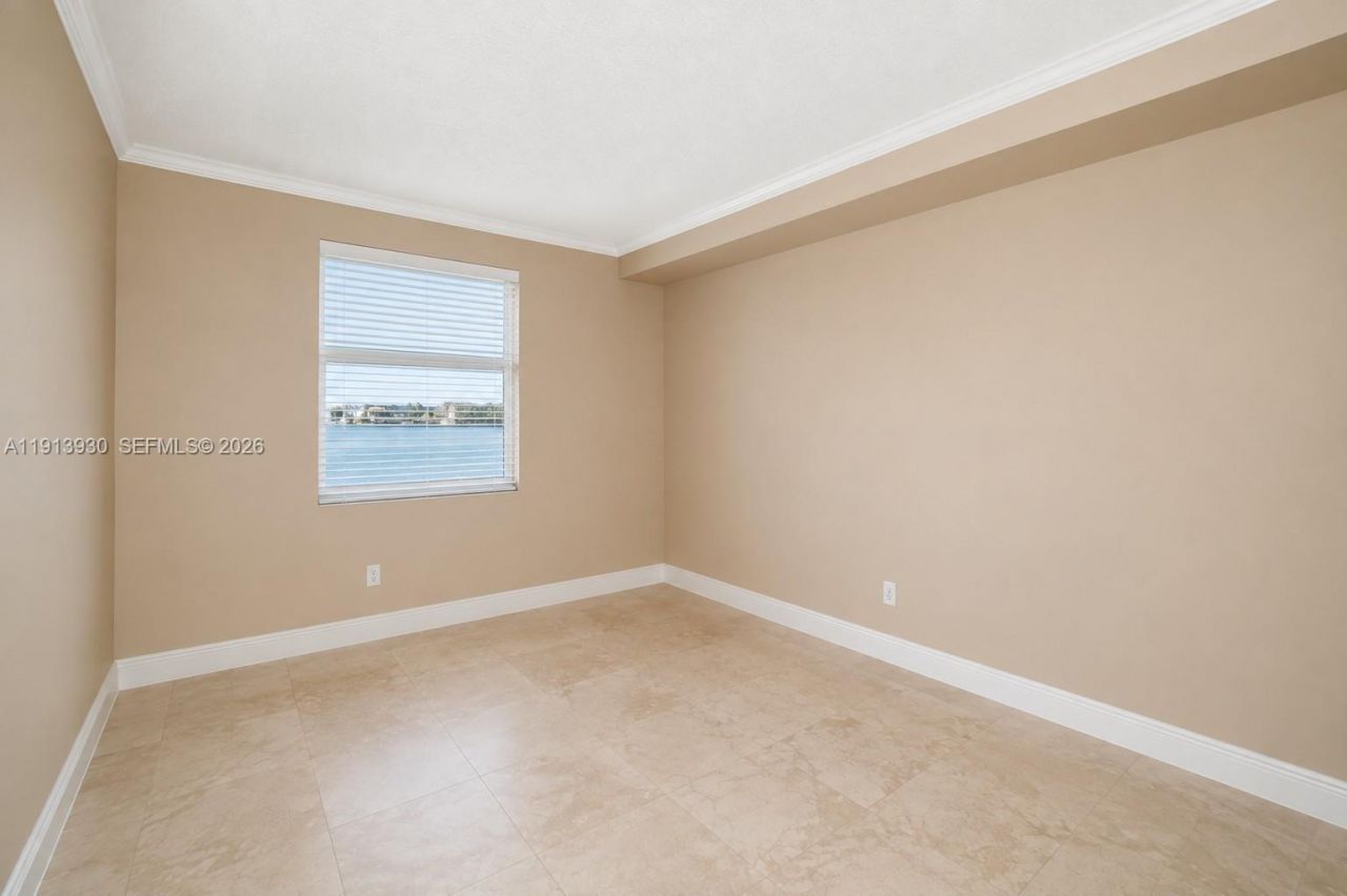 17100 N Bay Rd, Unit 1107, Sunny Isles Beach, FL 33160 Photo