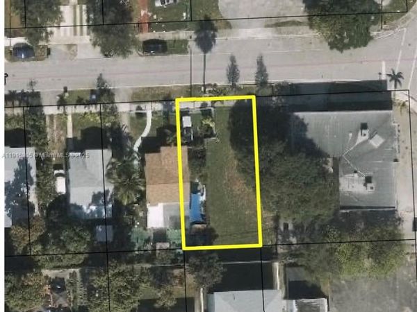 1790 NW 53rd St, Miami, FL 33142