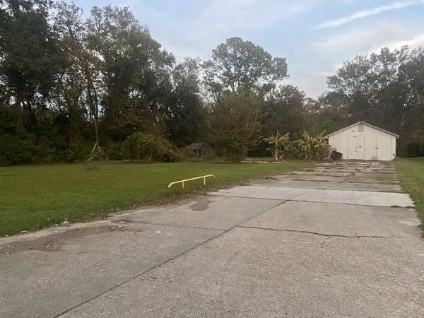 13262 Depen St, Gonzales, LA 70737