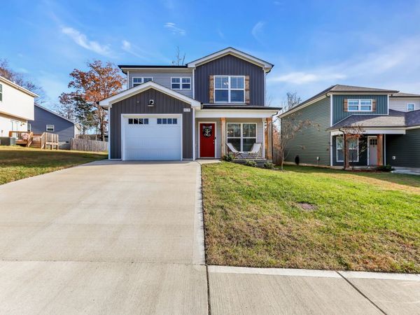 415 Hillside Dr, Clarksville, TN 37040