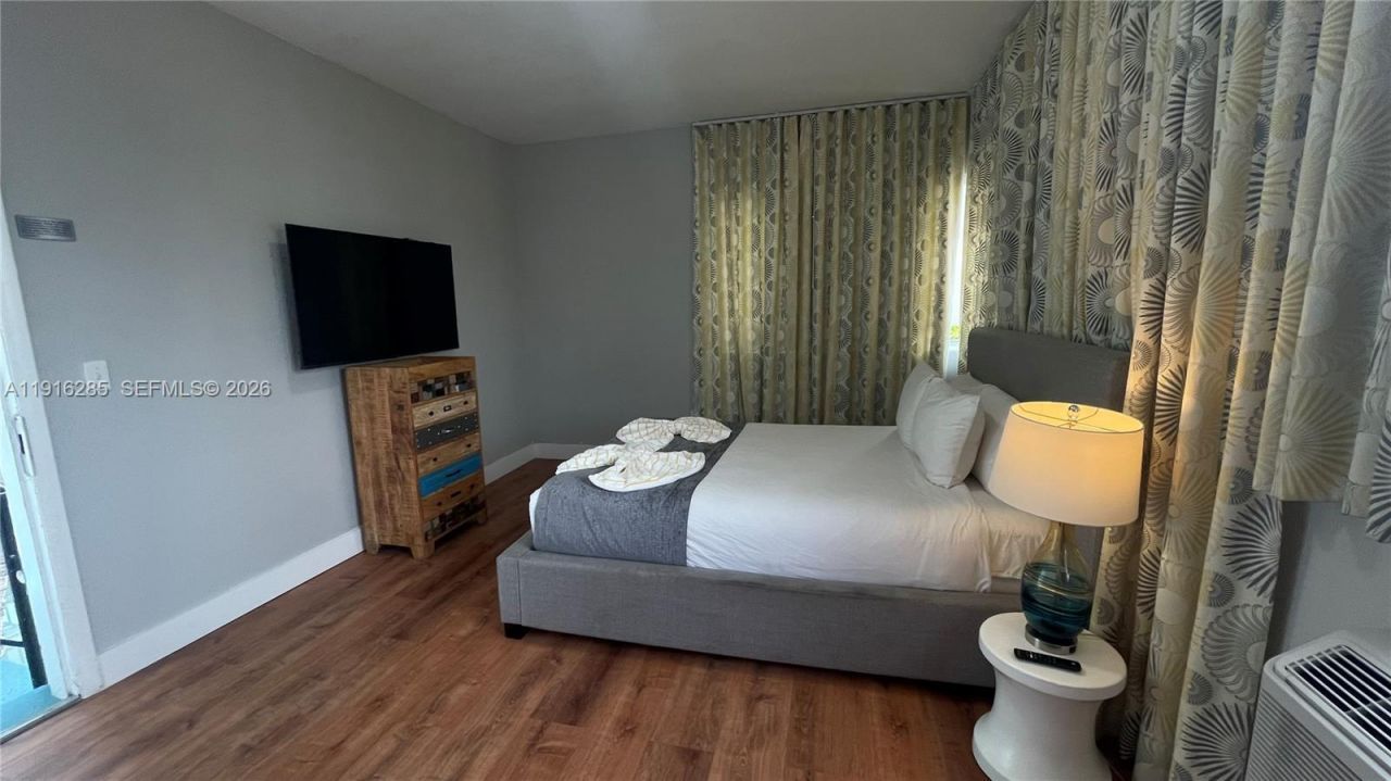 8100 Harding Ave, Unit 508, Miami Beach, FL 33141 Photo