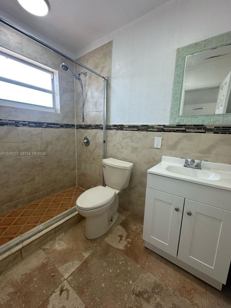 1280 W 54th St, Unit 316b, Hialeah, FL 33012 Photo
