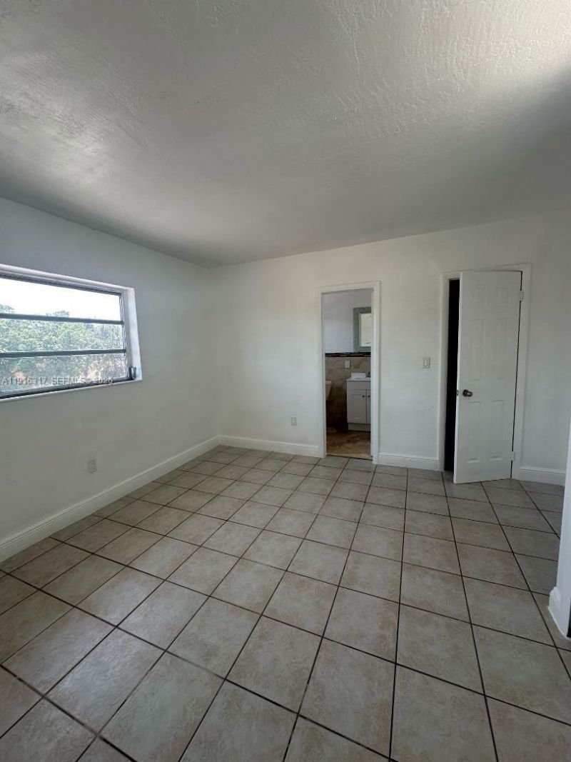 1280 W 54th St, Unit 316b, Hialeah, FL 33012 Photo