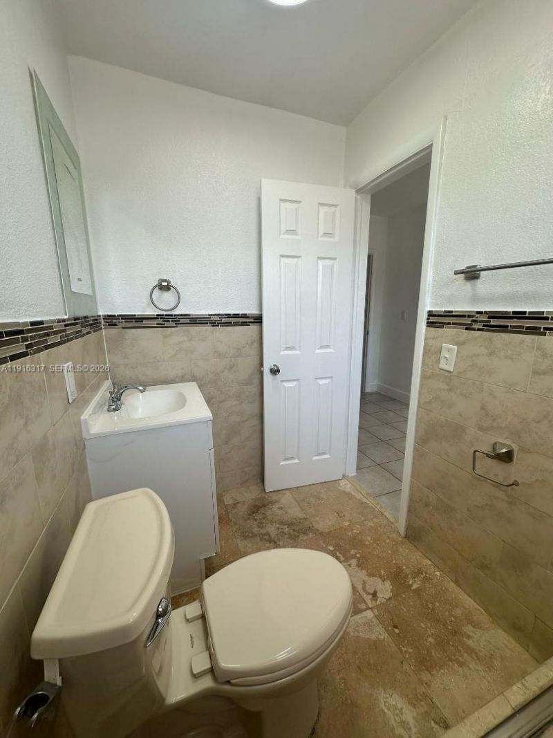 1280 W 54th St, Unit 316b, Hialeah, FL 33012 Photo