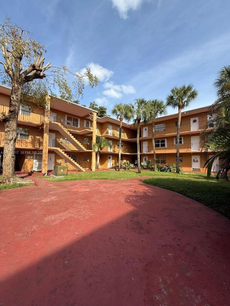 1280 W 54th St, Unit 316b, Hialeah, FL 33012 Photo