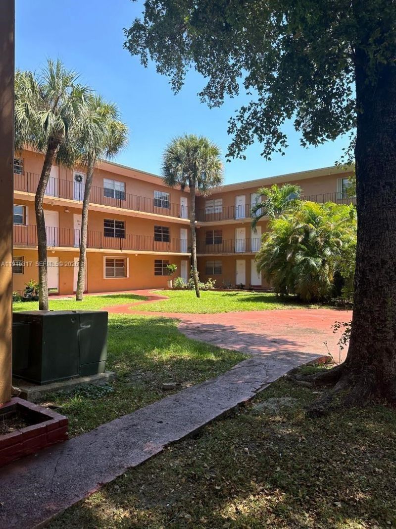 1280 W 54th St, Unit 316b, Hialeah, FL 33012 Photo