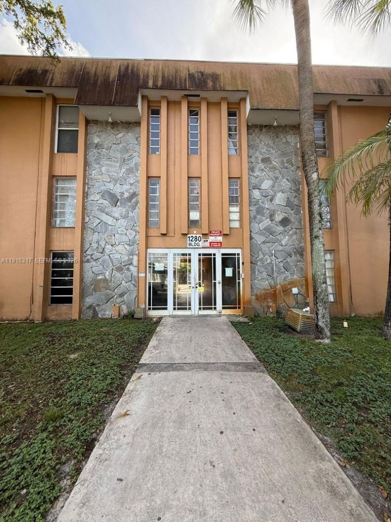 1280 W 54th St, Unit 316b, Hialeah, FL 33012 Photo