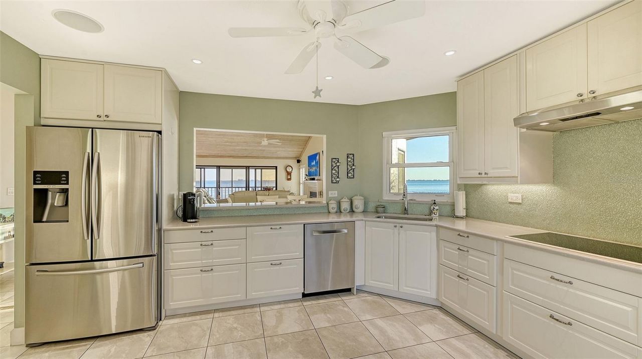 4535 Bay Club Drive, Bradenton, FL 34210 Photo