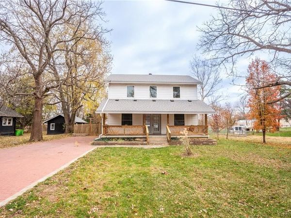 427 Pine Street, Wellsville, KS 66092