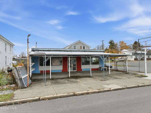 853 5th Avenue, Troy, NY 12182