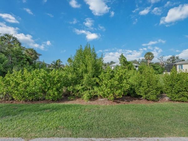 376 Beach Lily LN, MARCO ISLAND, FL 34145