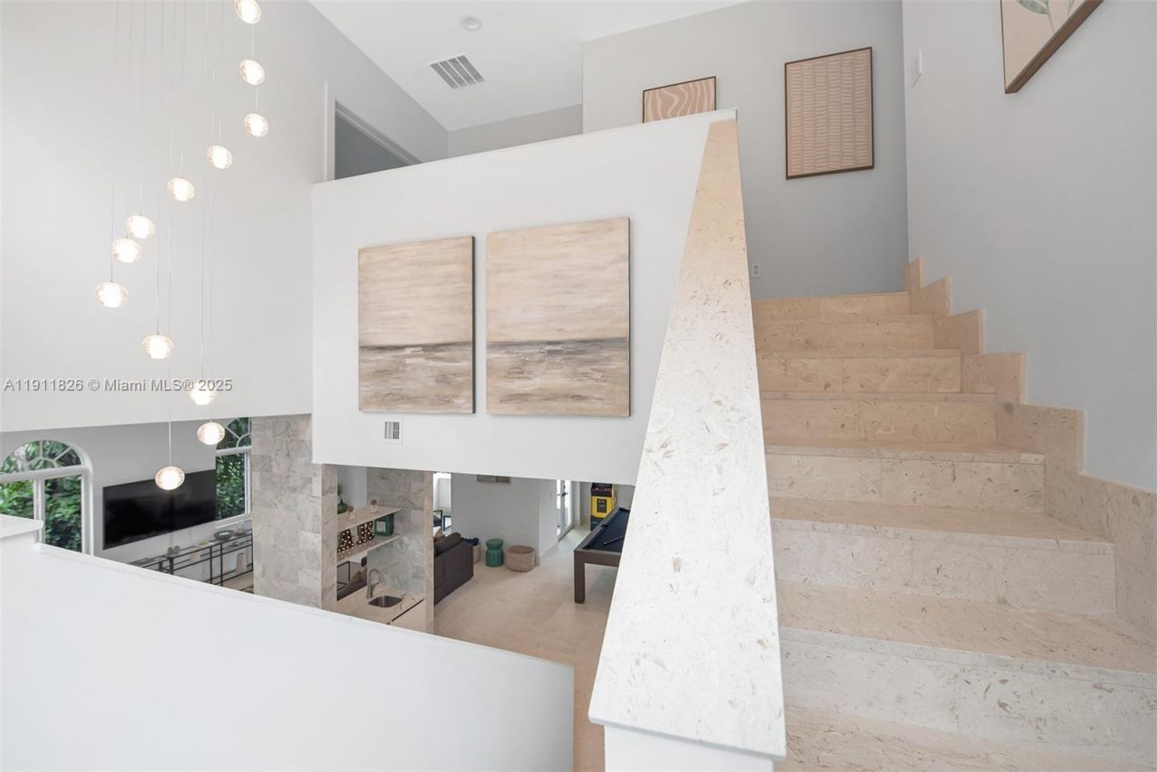 5801 SW 35th St, Miami, FL 33155 Photo