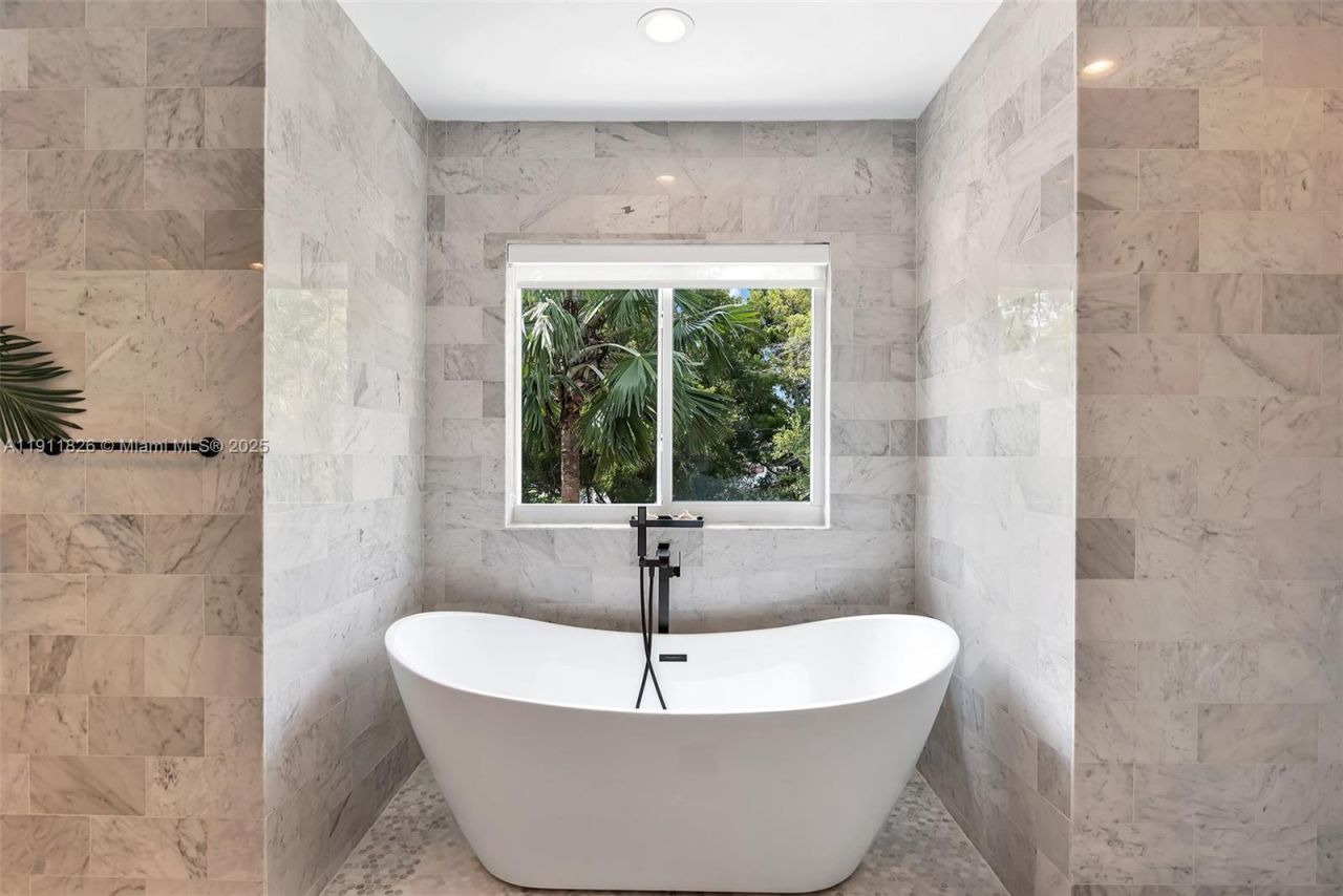 5801 SW 35th St, Miami, FL 33155 Photo