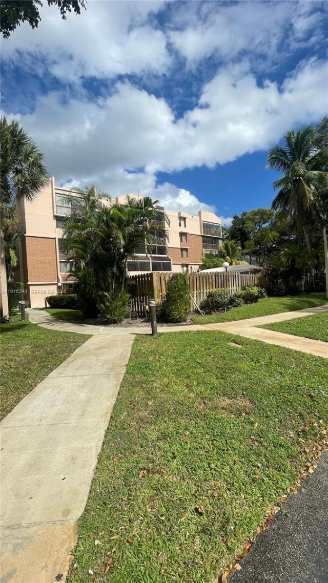 6800 Cypress Road, Unit 103, Plantation, FL 33317 Photo