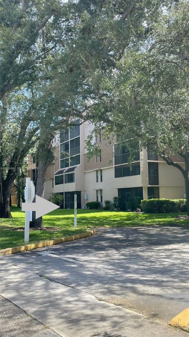6800 Cypress Road, Unit 103, Plantation, FL 33317 Photo