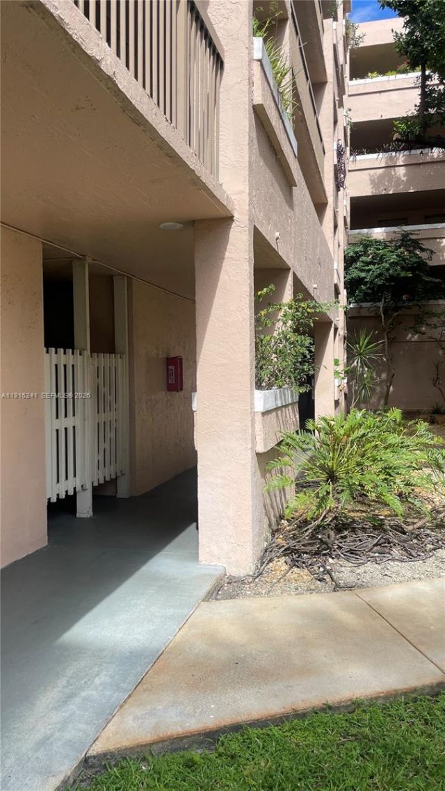6800 Cypress Road, Unit 103, Plantation, FL 33317 Photo