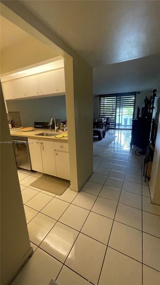 6800 Cypress Road, Unit 103, Plantation, FL 33317 Photo