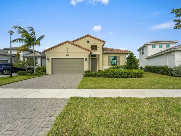 11249 SW Pietra Way, Port Saint Lucie, FL 34987