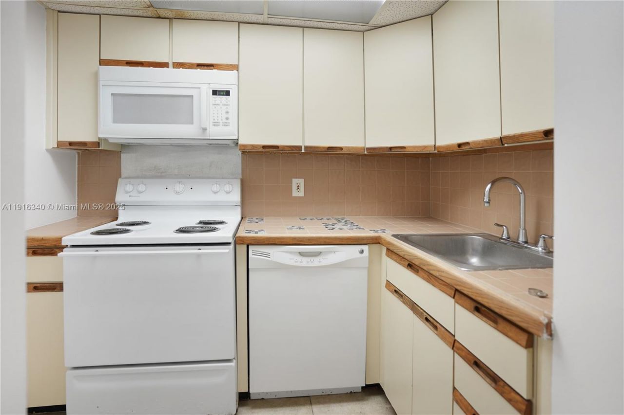 800 West Ave, Unit 924, Miami Beach, FL 33139 Photo