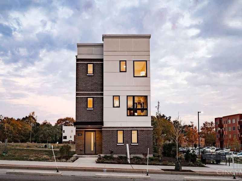 6229 Station Court Drive, Cincinnati, OH 45224 Photo 2