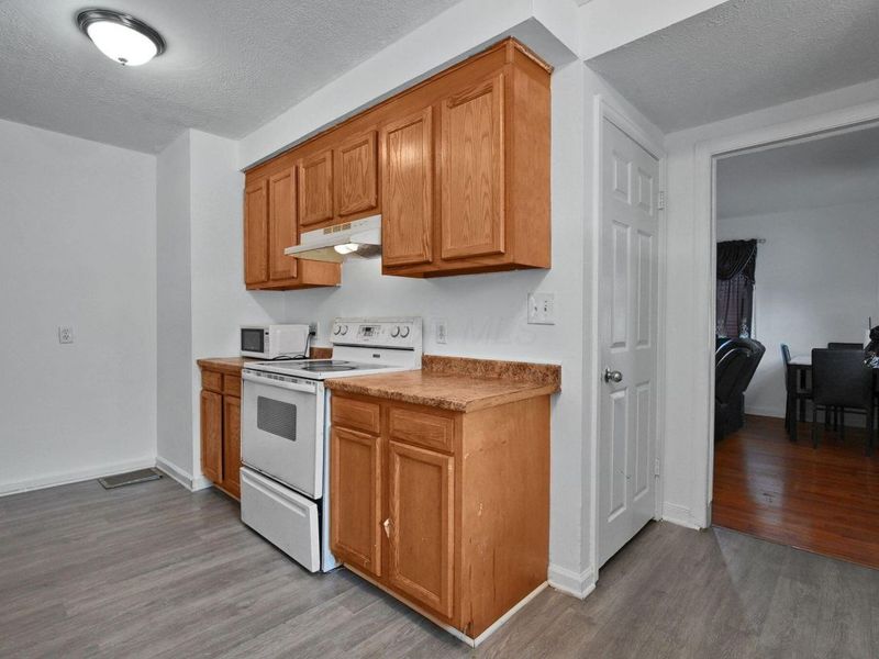 1303 Oakland Park Avenue, Columbus, OH 43224 Photo 10