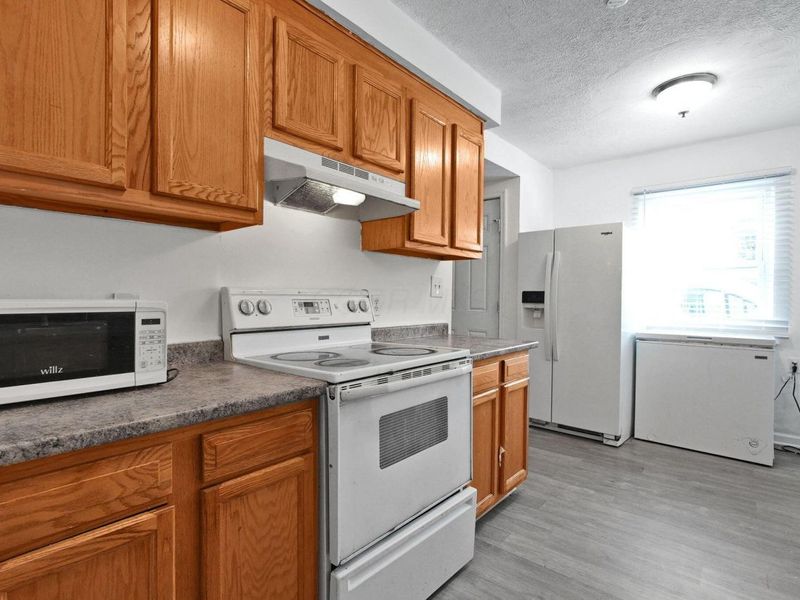 1303 Oakland Park Avenue, Columbus, OH 43224 Photo 11