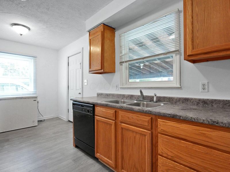 1303 Oakland Park Avenue, Columbus, OH 43224 Photo 13