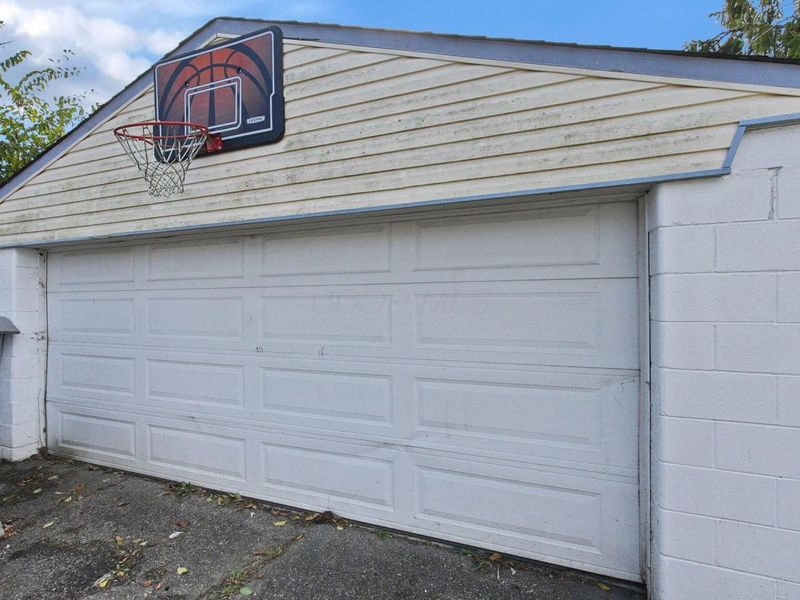 1303 Oakland Park Avenue, Columbus, OH 43224 Photo 5