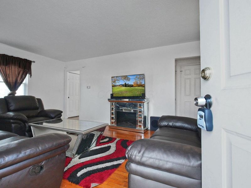 1303 Oakland Park Avenue, Columbus, OH 43224 Photo 7
