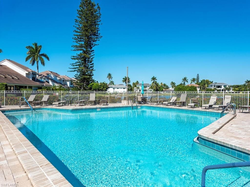 555 Park Shore Dr, Unit B411, Naples, FL 34103 Photo