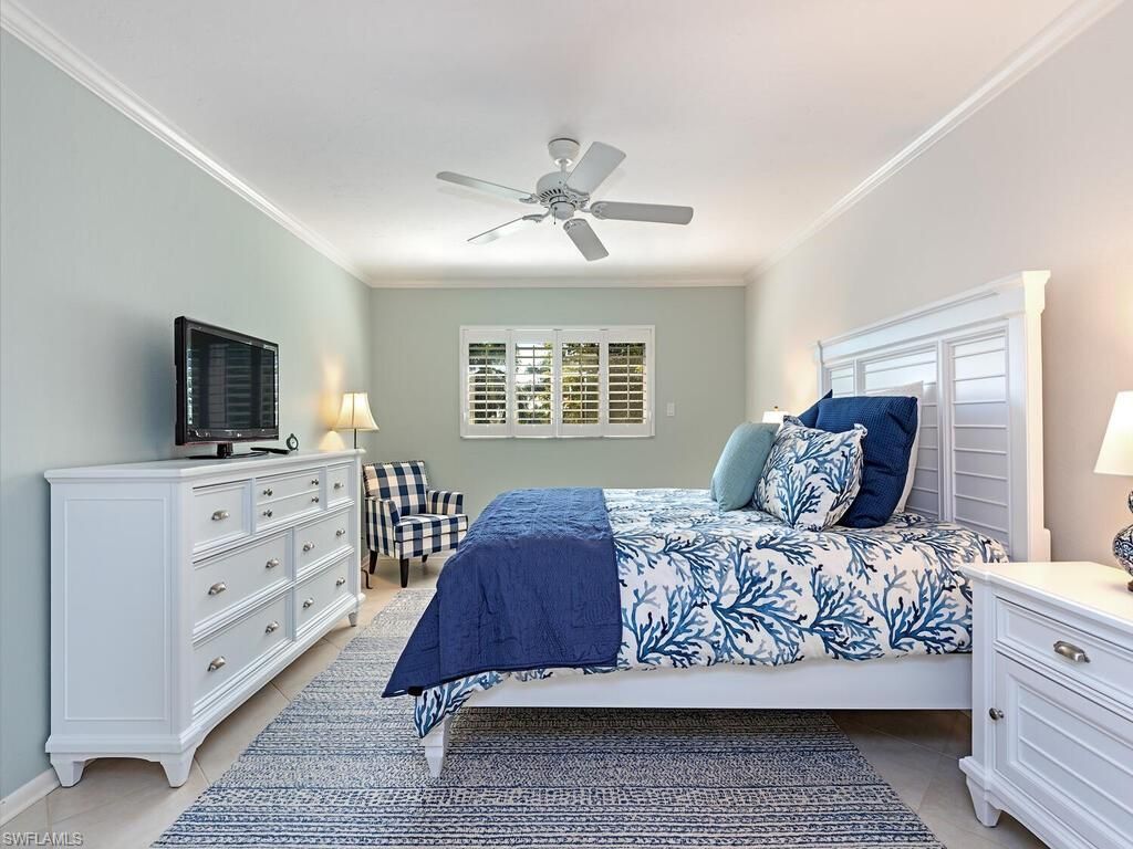 555 Park Shore Dr, Unit B411, Naples, FL 34103 Photo