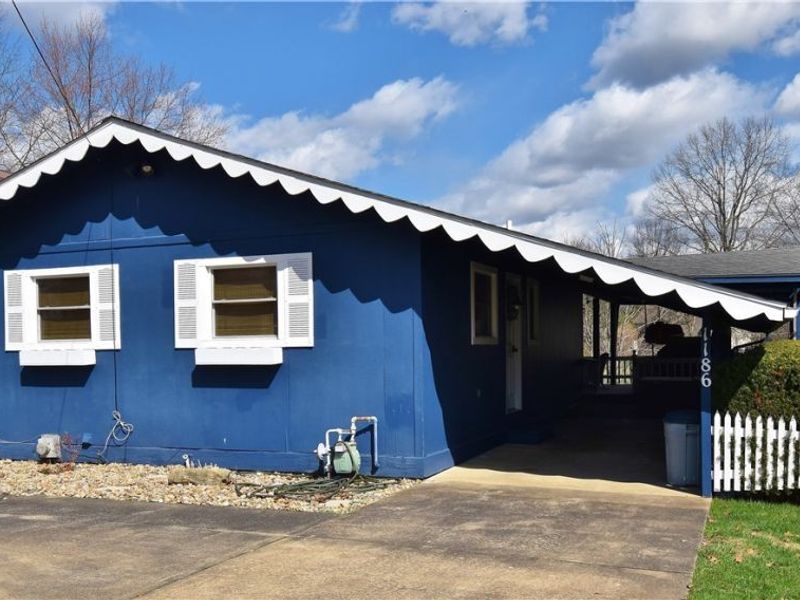 1186 Lincoln Street SW, Sherrodsville, OH 44675 Photo 3