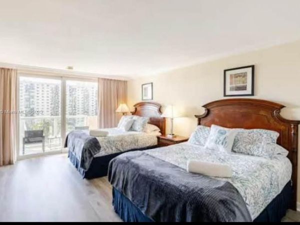 19201 Collins Ave, Unit 733, Sunny Isles Beach, FL 33160
