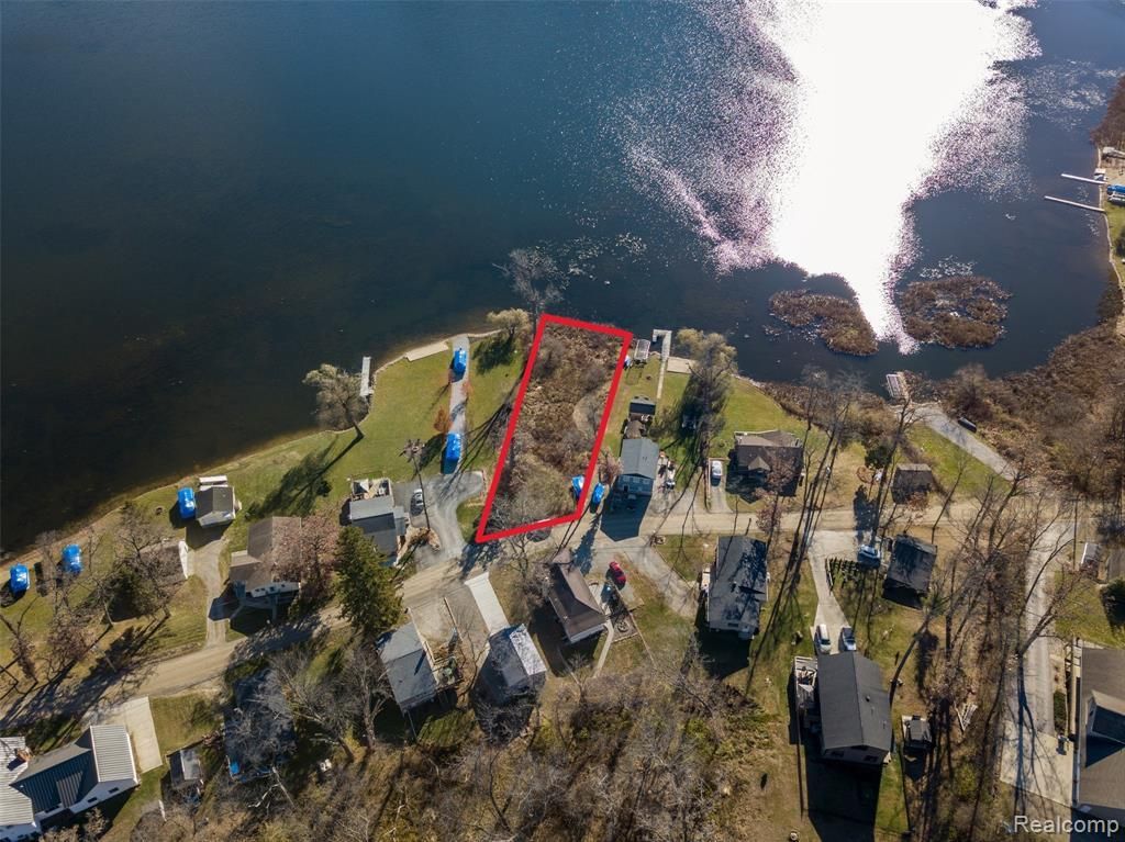 2146 Webster Park Drive, Howell, MI 48843 Main Photo