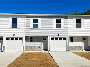 107 Oakwood Street, Holly Vlg, MI 48442