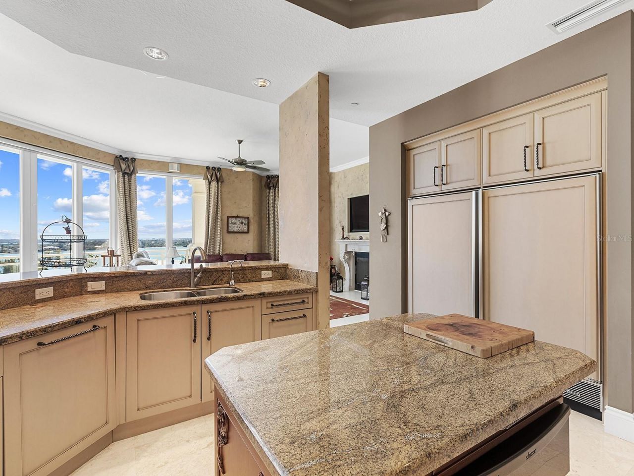 2050 Benjamin Franklin Drive, Unit PH1102, Sarasota, FL 34236 Photo