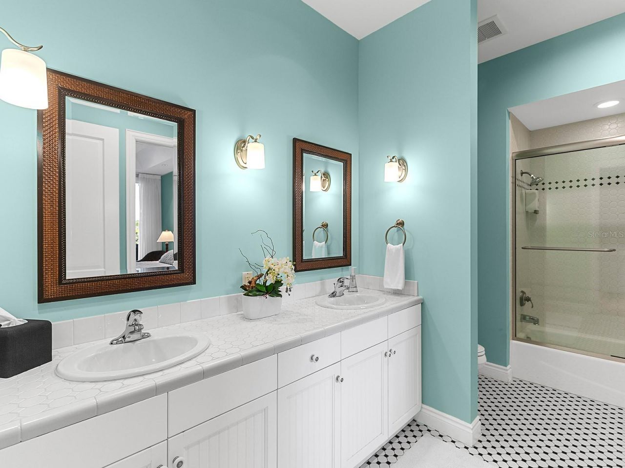 2050 Benjamin Franklin Drive, Unit PH1102, Sarasota, FL 34236 Photo