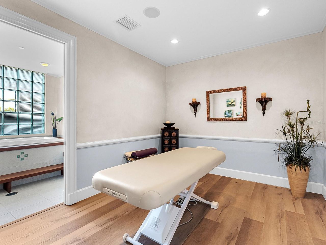 2050 Benjamin Franklin Drive, Unit PH1102, Sarasota, FL 34236 Photo