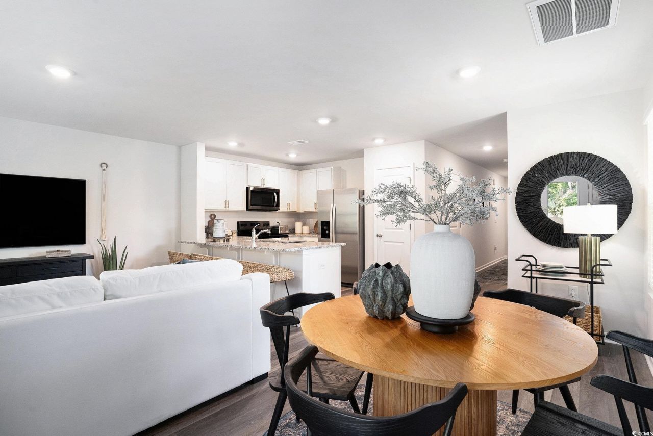 563 Gemstone Blvd Photo 8