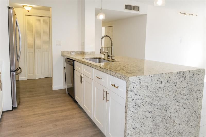 4200 Hillcrest Drive, Unit 201, Hollywood, FL 33021 Photo